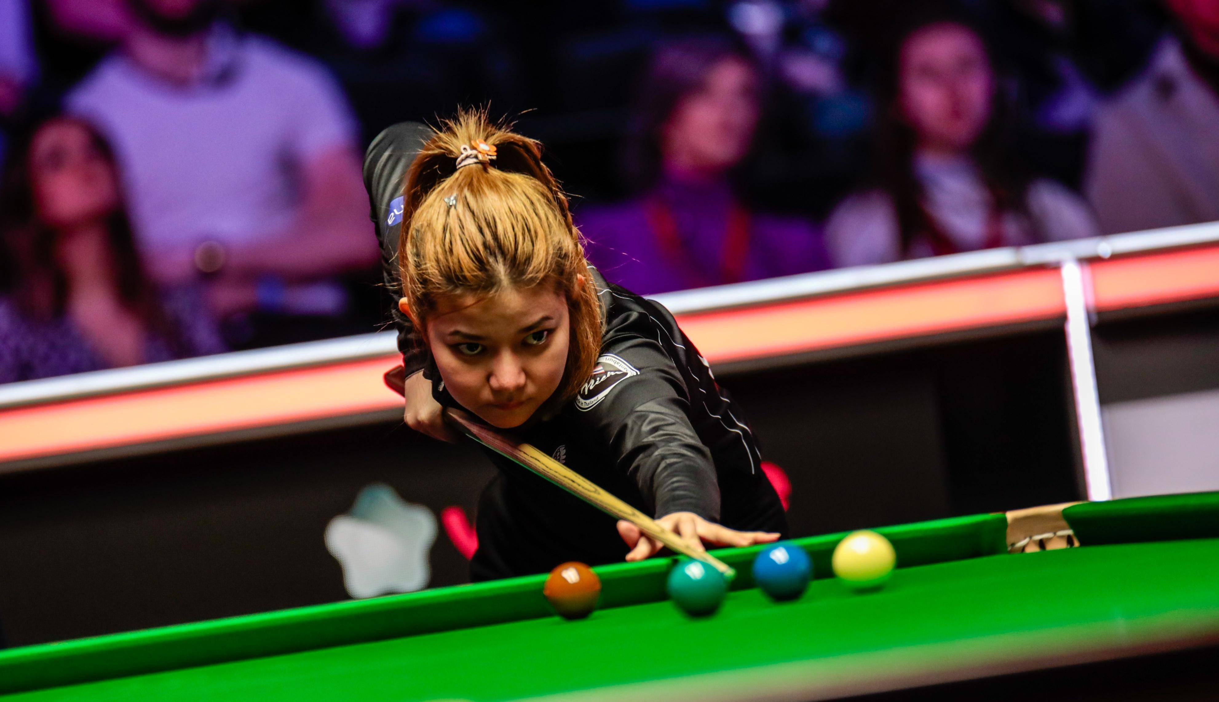 他的个人突 他的个人突