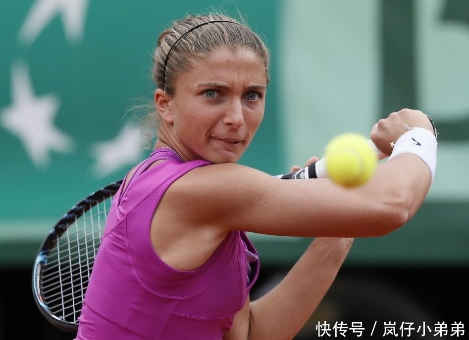 他的肢体语 他的肢体语