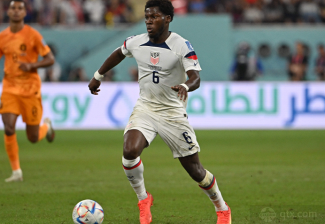 甚至曾因强 甚至曾因强